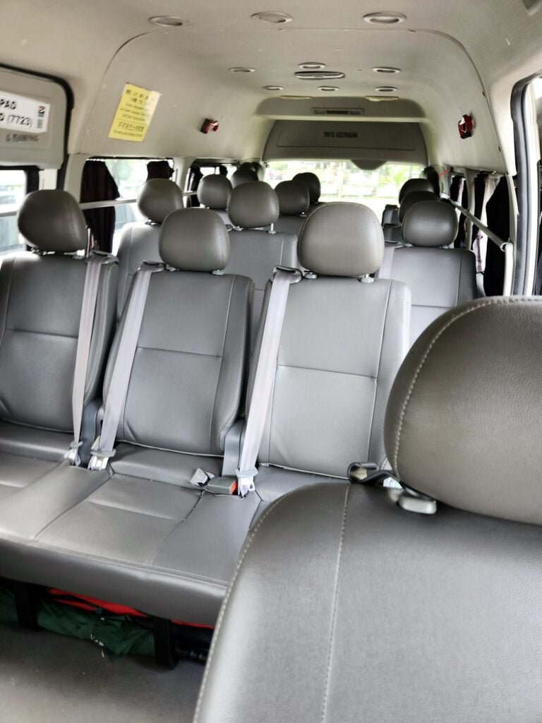 18 Seater Van 04