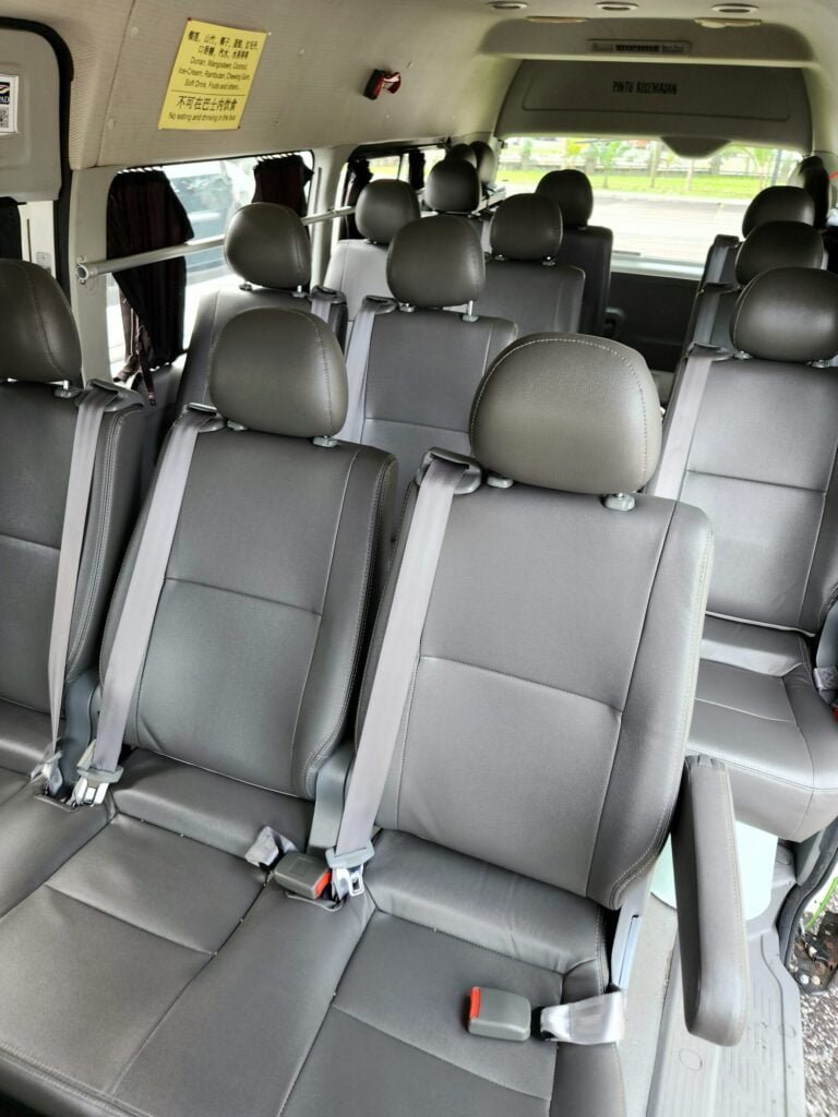 18 Seater Van 03