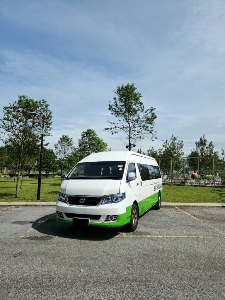 18 Seater Van 01