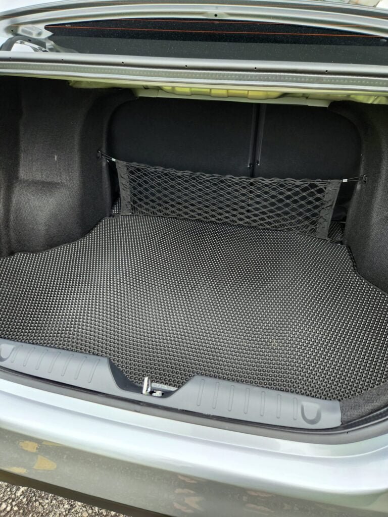 Standard Sedan 12