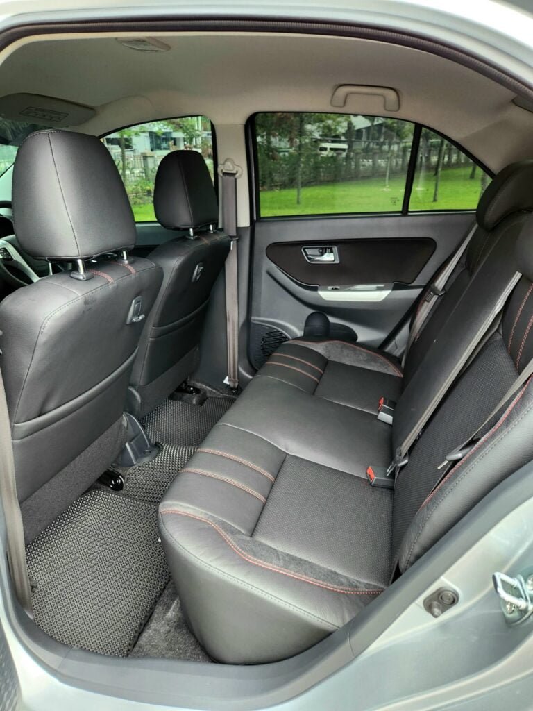 Standard Sedan 13
