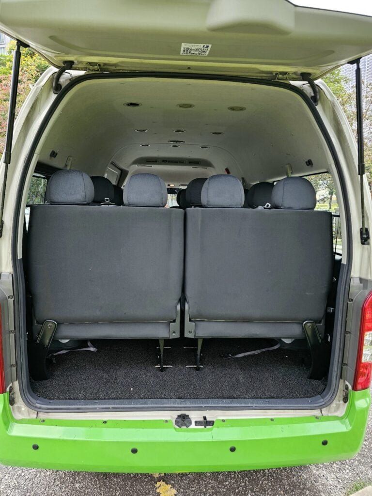 15 Seater Van 04