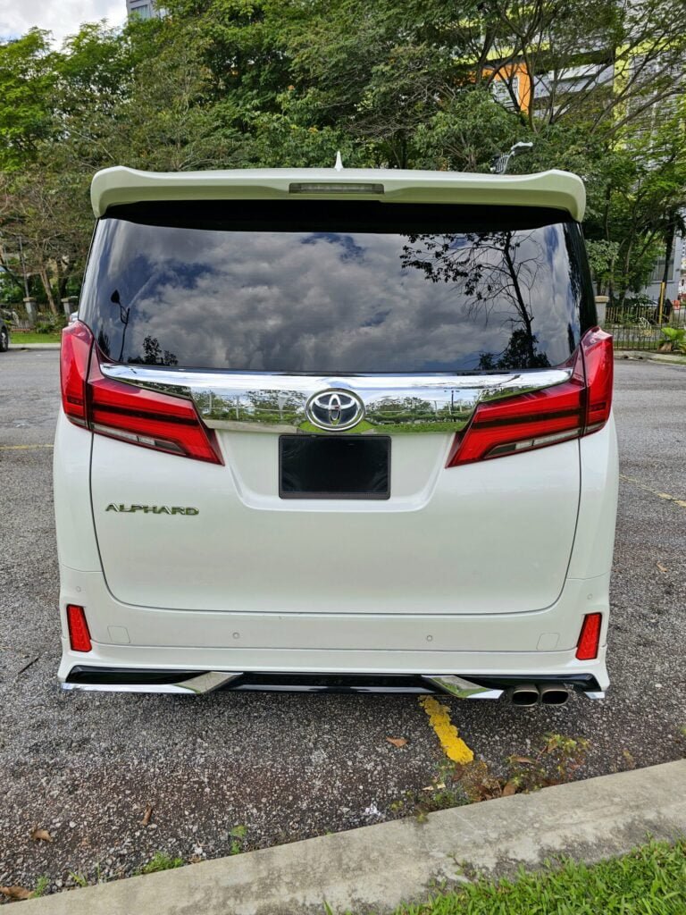 Premium MPV ​01