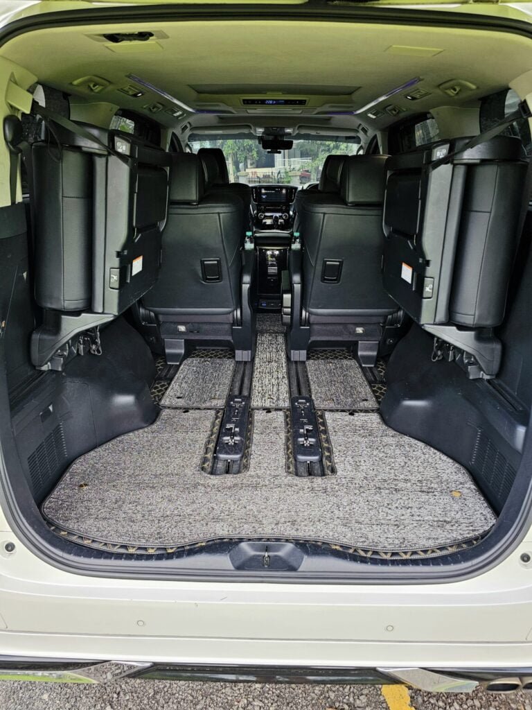 Premium MPV ​08